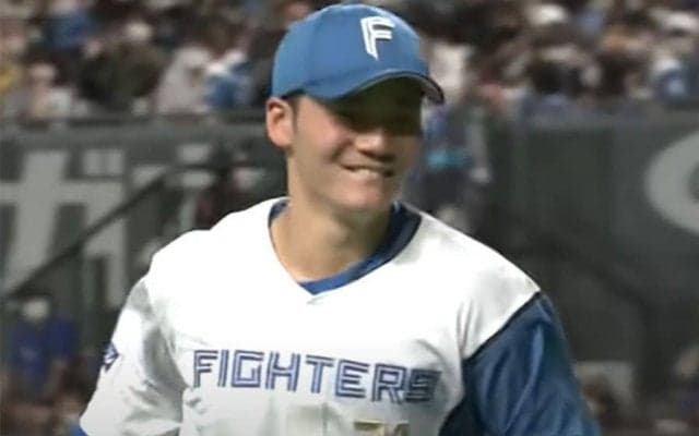 突っ伏す走者横目に「清宮うっきうき」　2秒の美技は「何が起こったかわからず」