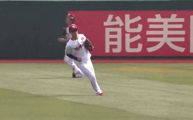 「守備範囲人間レベルじゃない」　“爆走美守”にも涼しい顔「当然かのように捕るな」