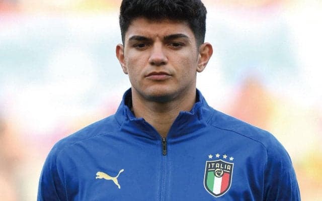 インテル、ダンフリースの後釜をカリアリから？