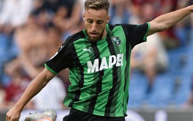 伊代表デビューのフラッテージ、愛するローマに復帰か　今週中にもサッスオーロと交渉成立の見通しも？