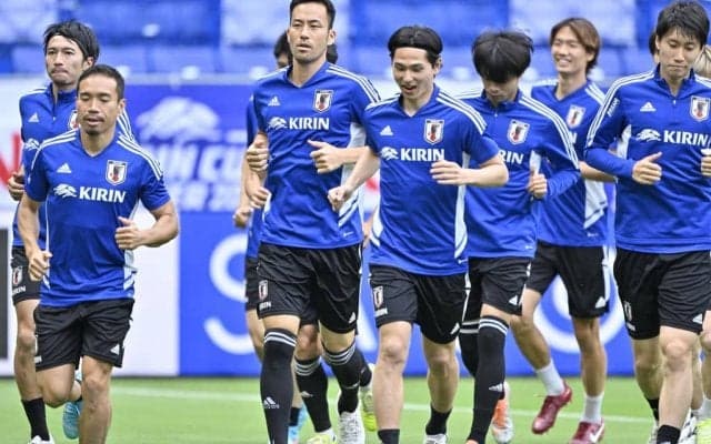 日本代表、チュニジア代表戦｢スタメン発表｣!!遠藤航が4試合連続のスタメン、冨安健洋はベンチスタート…6月最終戦に森保一監督が送り出す｢11人のメンバー｣