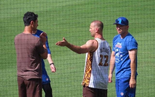 【MLB】ダルビッシュと鈴木誠也が再会　元鷹右腕交えて談笑するも、初対決はお預け