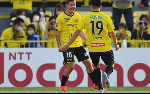 咄嗟の判断で入れたキックフェイント！柏のM・サヴィオが月間ベストゴール受賞も謙遜「チームメイトのおかげ」