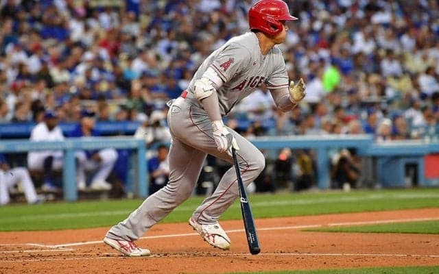 大谷翔平、異例の球審交代直後にキンブレル撃ち二塁打　米記者「9分中断後の初球を…」