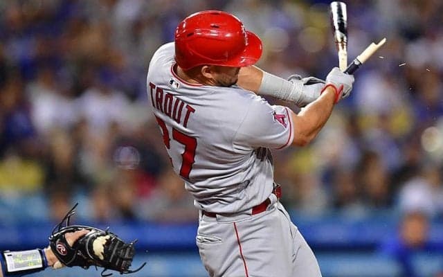 全米悲鳴の球審バット直撃は「鼻」　ドジャース監督が証言「とても恐ろしい瞬間だ」