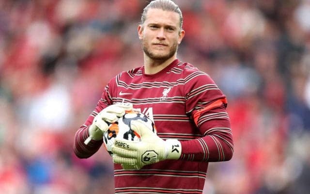 リバプールで1年間姿を消していたカリウス、ドイツ人インフルエンサーとの交際で賑わす