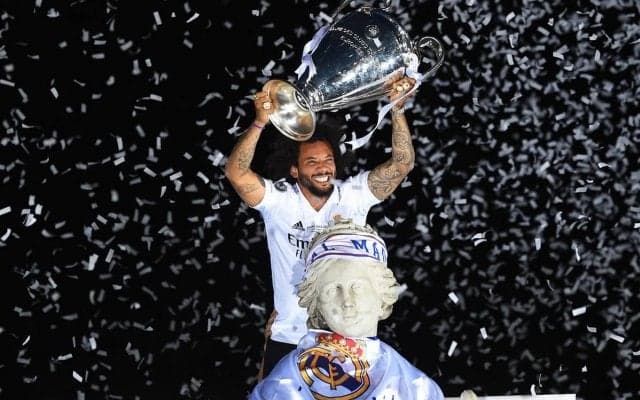 今季で退団のマルセロへマドリーが粋な一枚「25個のタイトルと1人のレジェンド」