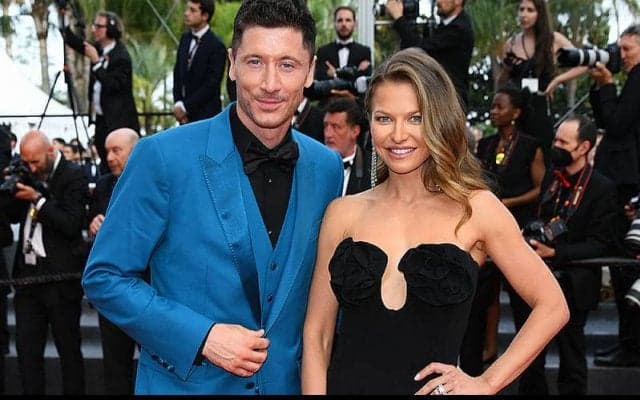 レヴァンドフスキはプレミアとパリ行きに消極的？　元代理人が語る