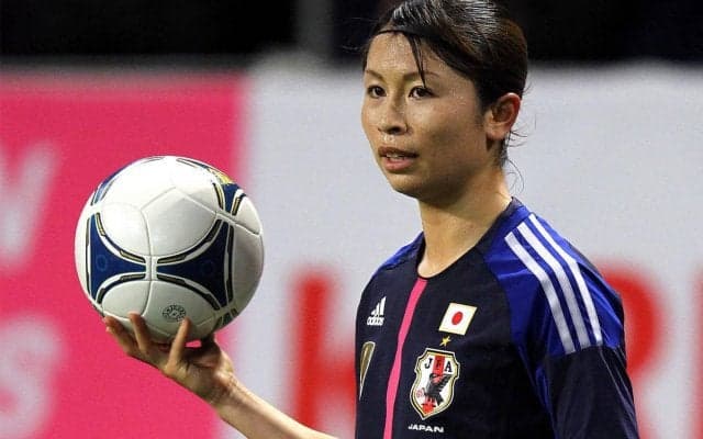 ロンドン五輪のメダリスト集合、鮫島が女子アスリート界を代表する3人とのスリーショット公開「輝きオーラがすごい」