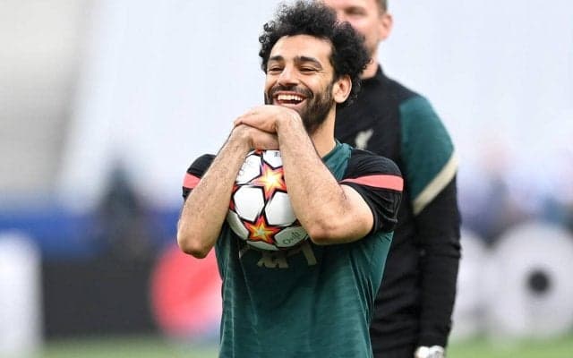 「6パックの真ん中ってこんなになるの!?」サラーの“バキバキ肉体美に”驚きの声！そのキレに同僚も焦り？「ジム行ってきます!」