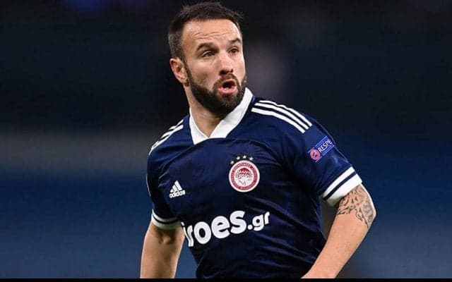 今年38歳の元仏代表ヴァルブエナ、オリンピアコスと新たに2023年まで契約！