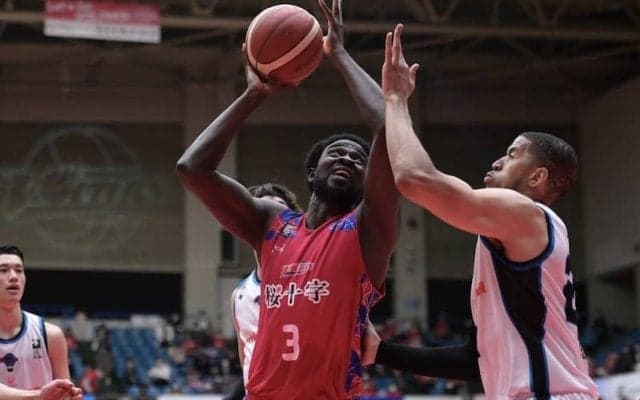 富山がクラブ初の帰化選手のファイサンバ、中京大学の浦野泰斗と契約合意を発表