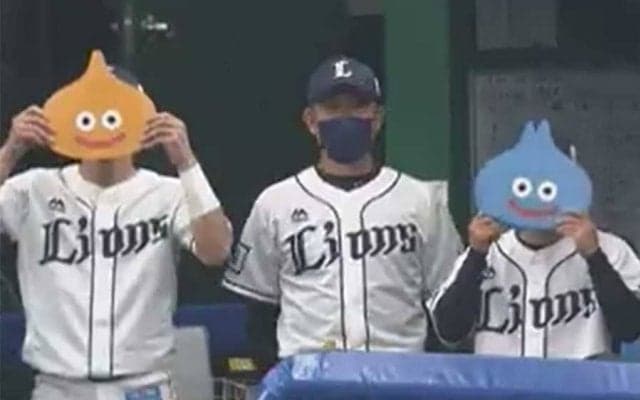 辻監督が腕グイの「強制顔出し」　18歳赤面のお節介が「きつねダンスより好き」