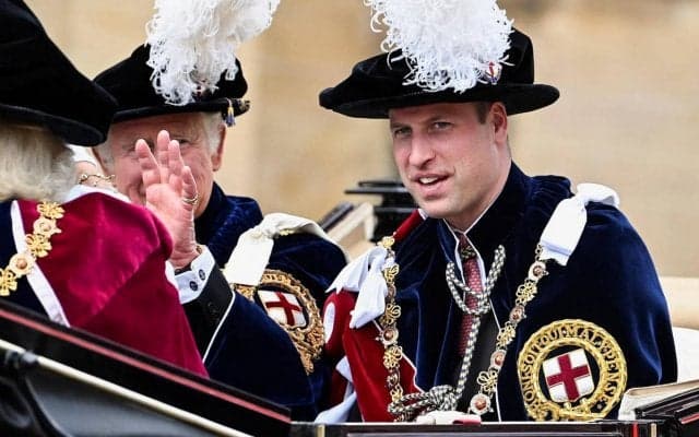 ウィリアム王子が代表合宿を訪問！ 母国でのユーロ制覇へ激励「国全体が皆さんを応援しています！」