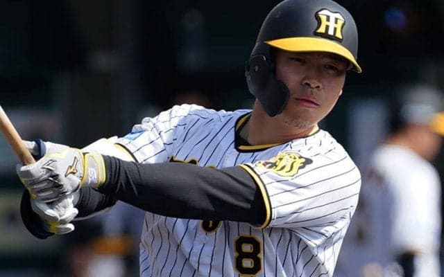 佐藤輝明は「あの打ち方で外野の深め」　規格外の“衝撃コツン打”が「さっすが」