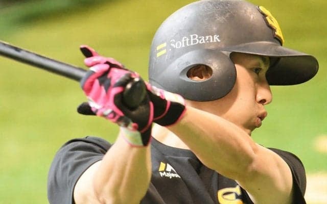 「人生初」サヨナラ弾に隠された秘密　鷹・周東佑京の進化と長谷川コーチの助言