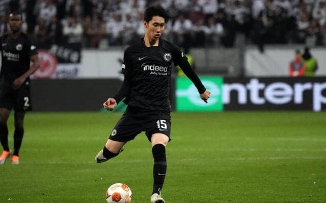 ｢9000いいね｣!!日本代表・鎌田大地の「バカンス満喫中」画像が話題に!同僚や代表メンバーも反応…家族とのリフレッシュ画像