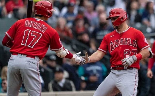 主砲トラウト、152kmシンカーを捉えた逆方向2ランに米驚き「彼のスイングは芸術」