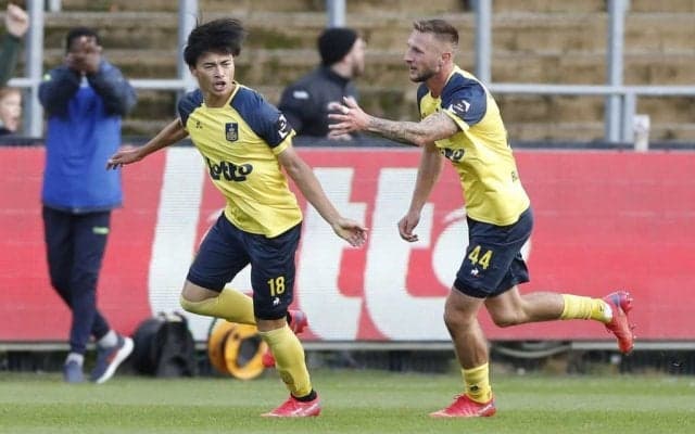 ｢まさに救世主｣!!日本代表・三笘薫の衝撃｢ハットトリック｣!!数的不利から大逆転勝利に貢献した｢3ゴール｣