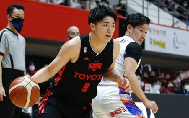アルバルク東京が安藤周人と契約継続…今季49試合で平均7.7得点を記録