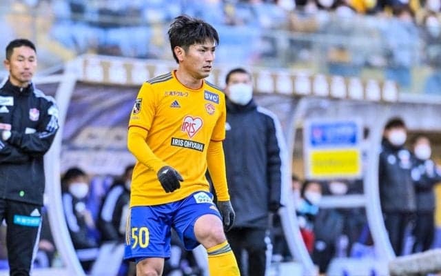 【J2「後半戦スタート」】仙台、横浜FCとの「2位・3位決戦」に敗北！「過去のJ1昇格チーム」と異なる「弱点」…原崎監督が何度も指摘する「課題」(1)