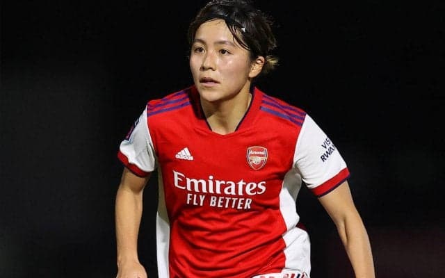 「全身スタイリッシュで素敵です」岩渕真奈の“ブラウンコーデ”をファン絶賛「ピースかわいい」