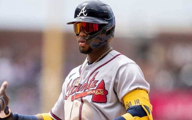 【MLB】試合開始20秒で疑惑の判定…　ボール2個分外れる一投に解説も苦笑い「見て下さい」