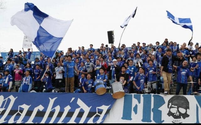 世界初!?　町田のホーム戦で越中詩郎が“ヒップ”インセレモニー!「サッカーボールにするのは初めて」