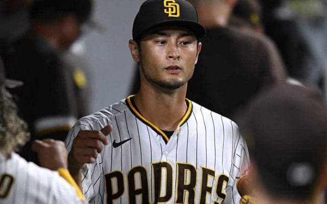 【MLB】試合後も続いた捕手との意見交換　天才的な感覚持つダルビッシュが徹底する相互理解