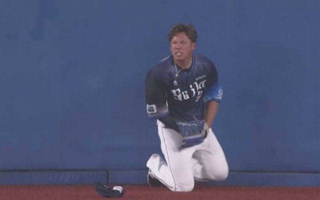 「落ちるかなと思った打球をすでに待ってる」　後ろ向き“激突好捕”は「華がある」