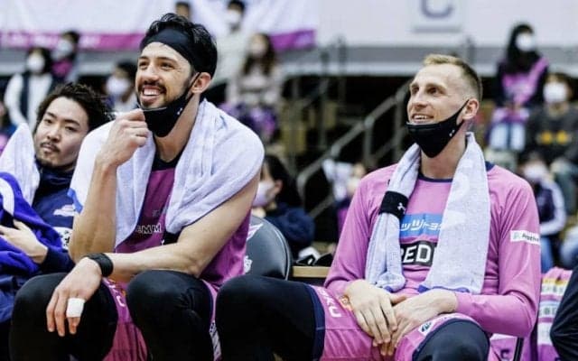 福島がアレックス・マーフィーとジェイソン・ウォッシュバーンの退団を発表
