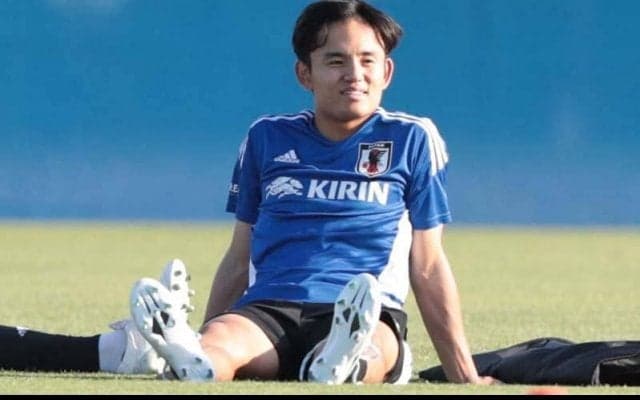 「でかっ」久保建英が船釣りで大物ゲット！石垣島観光に「良いリフレッシュになりました」