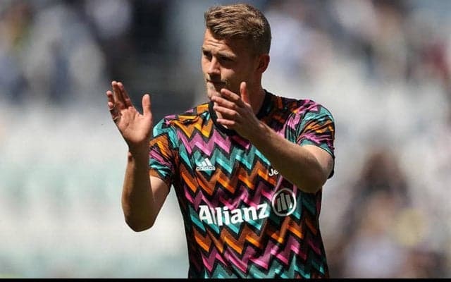 CB難のチェルシー、デ・リフト獲得に動く