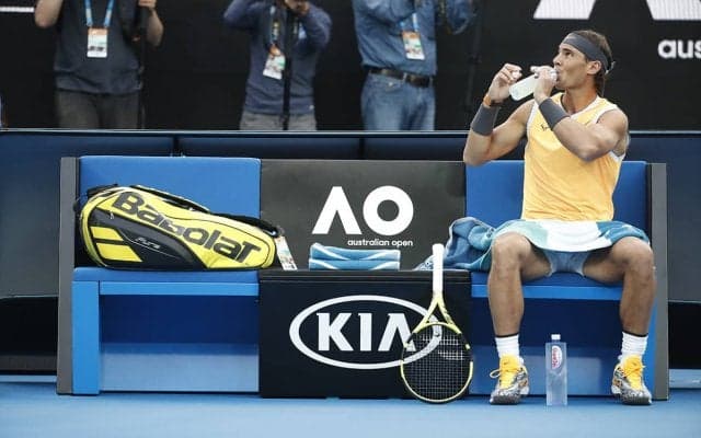 賢い水分補給で熱中症対策！ 厳しい暑さでも元気にテニスを楽しもう、水分補給の仕方、飲むべき量を紹介[前編]