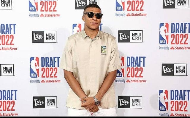 バスケファンのムバッペがNBAドラフトに出席！　贔屓のチームは？