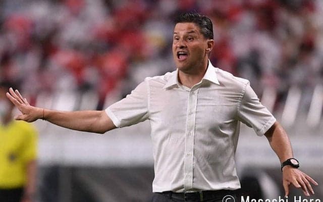 【浦和】ロドリゲス監督が天皇杯敗戦後の「バス囲み」に言及…順位浮上に向けて示した「J1で2位のデータ」と課題【レッズ逆襲への道】(1)