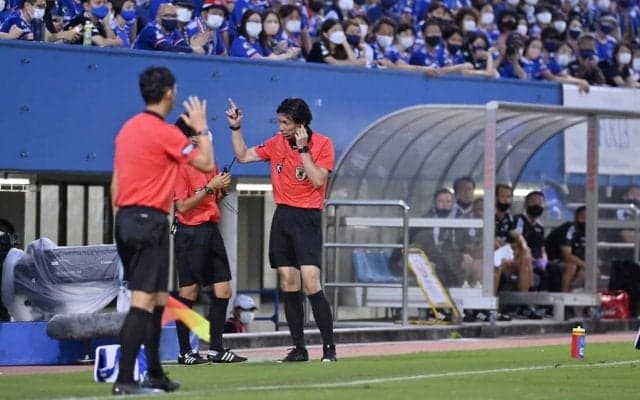 サッカーの新技術「半自動オフサイド・システム」とは何か(2)ピッチ上の29か所で行われる1秒間に50回のモニタリング