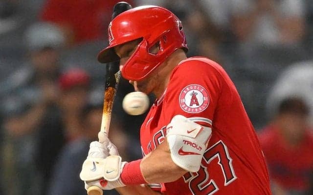 【MLB】トラウトが狙われた？　あわや顔面直撃にブチ切れ「当てるなら肋骨に当てろ」