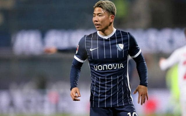 浅野所属のボーフムが「ミズノ」になって初のユニフォームをお披露目！“コンクリート”をイメージしたデザインに