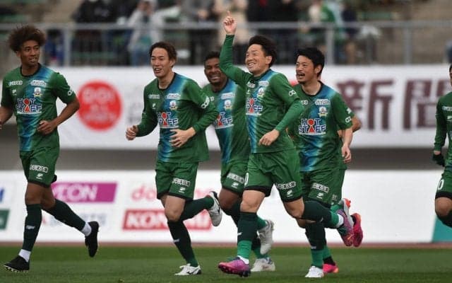 「いつまでこのスタイルで写真撮らなきゃいけないの？」J3岐阜の宇賀神が不満を吐露も…ガイドラインはすでに改訂