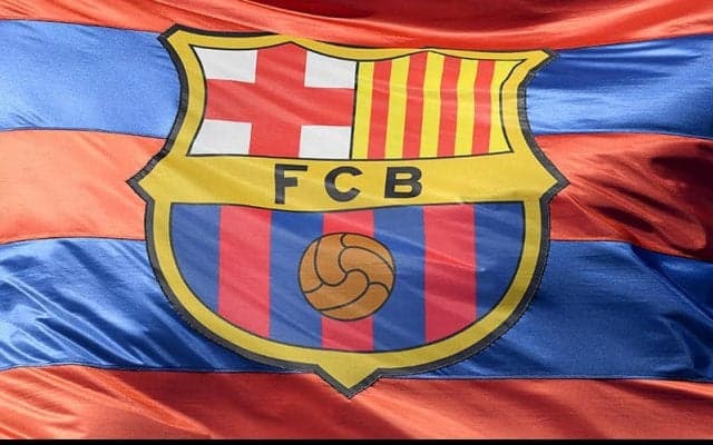 オリンピックにインスパイアされたバルセロナの新ユニが発表！“金メダル”カラーで袖には五輪の色も