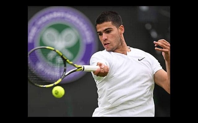 アルカラス 激闘制し初戦突破