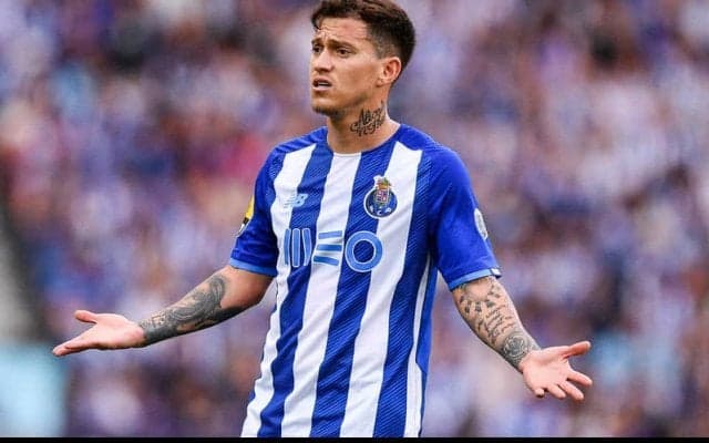 アタッカーが相次ぎ退団も…リバプールのオタビオ獲得を地元紙が完全否定