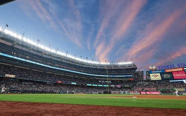 【MLB】試合そっちのけで“全集中”の少女に観客大熱狂　日米で大バズり、驚異の130万いいね