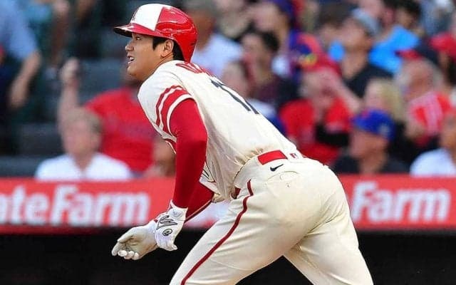 大谷翔平、いきなり変則右腕攻略の“弾丸185km二塁打”に米記者興奮「爆風が吹いた」