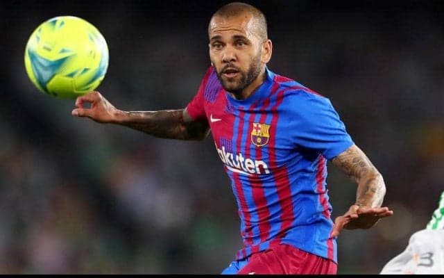 ダニエウ・アウベス、スペツィアヘ逆オファーも失敗に終わる