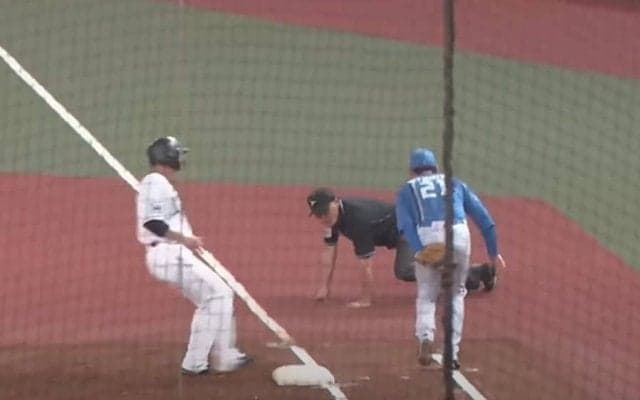 惨事を免れた「塁審の躍動感」　ハム清宮の“一歩でゲッツー”が「オシャレだ！」