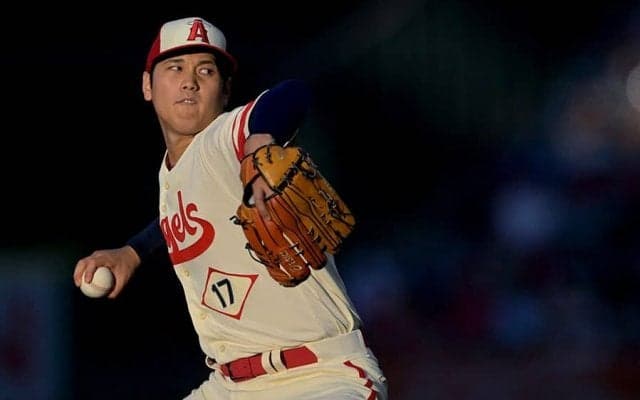大谷翔平、気合の162.5キロ！　今季最速タイで20回連続無失点、4回満塁を切り抜け咆哮