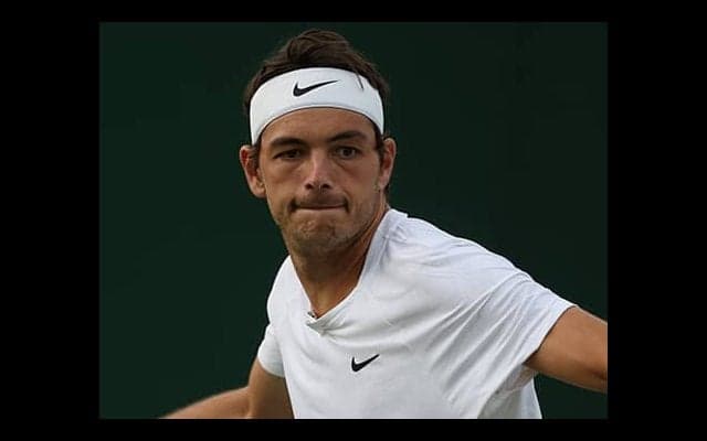  ネット際ダイブで勝利掴む 