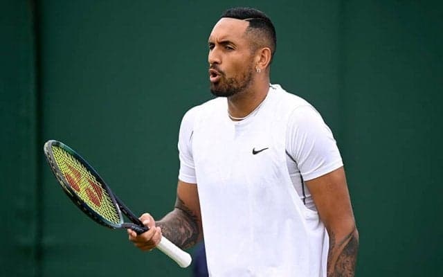 寿司を頬張りながら会見　テニス4大大会の“珍シーン”に注目「箸ではなくフォーク？」